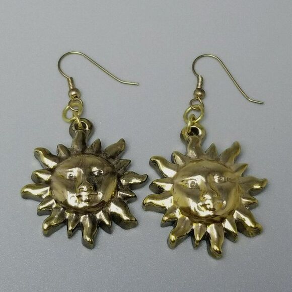 Vintage Sun Earrings, Dangle Gold Tone with Face, Radiant Boho Retro 80s Style - Picture 6 of 6